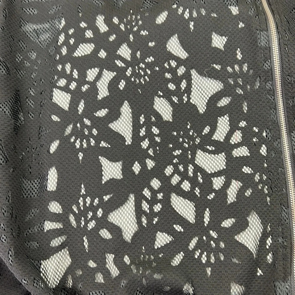 Como Black Laser Cutout Mesh Lightweight Full Zip Jacket - Picture 4 of 9